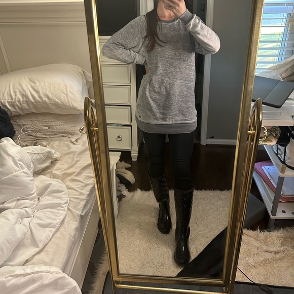 American Eagle Black Denim Distressed Jeans, Curvy High Rise, High Waisted - Picture 3 of 9